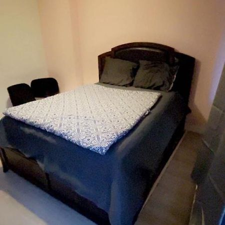 روتردام Private Double Bed Room Only With Balcony In Apartment المظهر الخارجي الصورة