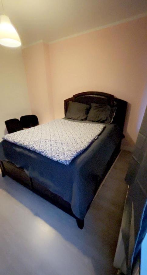 روتردام Private Double Bed Room Only With Balcony In Apartment المظهر الخارجي الصورة